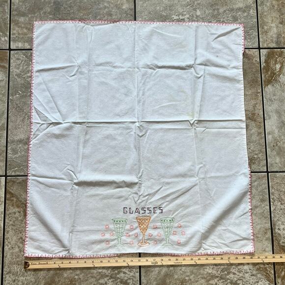Vintage Embroidered Tea Towel Glasses Floral Design Pink Scallop Edge Kitchen - Picture 4 of 11